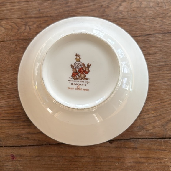 Bunnykins Charming Rabbit Artist Bowl - Cream and Brown - Picture 3 of 4